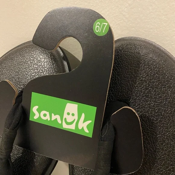Sanuk Yoga Sling Burst Flip Flop Sandals Girls 6/7 Black 1011417Y Yoga Mat NWT - Picture 4 of 5